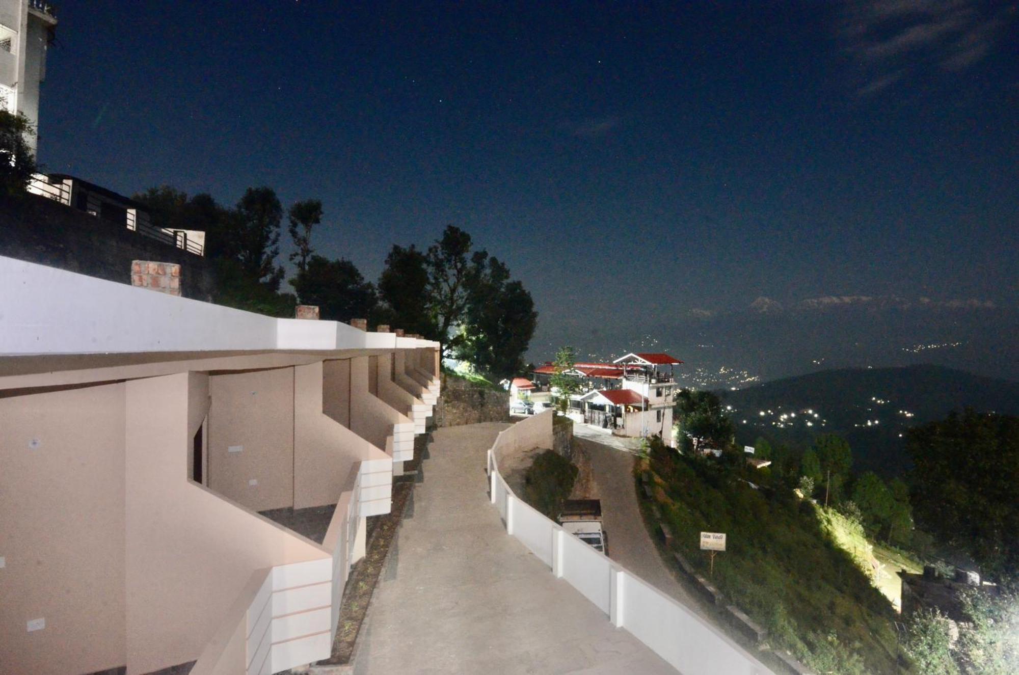 Uttarakhand Resort Kausani Exterior foto